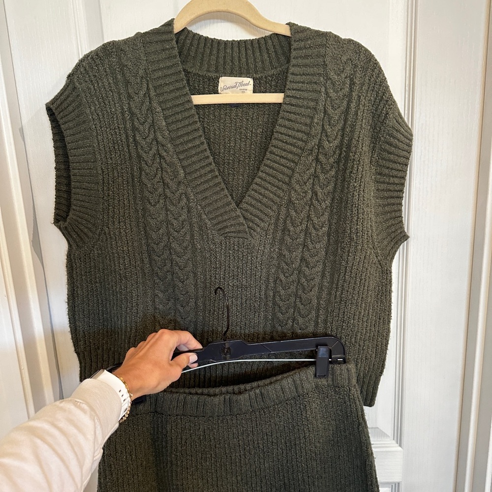 Universal Threads Sweater Set Size Medium - image 4